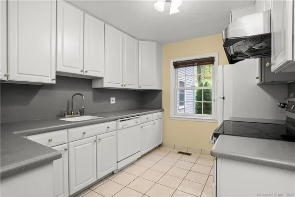 $5,500 | 60 Greenwich Hills Drive, Unit 60, Greenwich, CT 06831