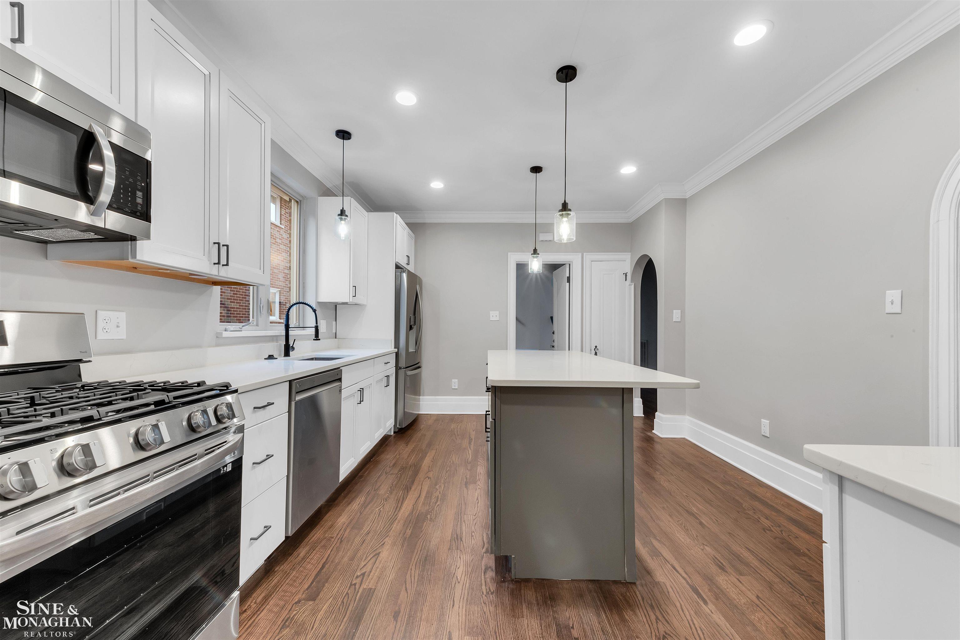 908 Trombley Road Grosse Pointe, MI 48230 - Photo 20 of 59 50133174-2907E5C0-3EE6-439B-874C-31D9C54D2706.JPG