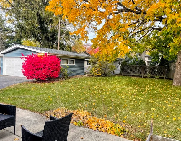 $2,600 | 543 South 7th Street, West Dundee, IL 60118