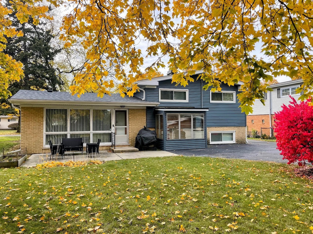 543 South 7th Street West Dundee, IL 60118 - Photo 12 of 12 a front view of a house with patio