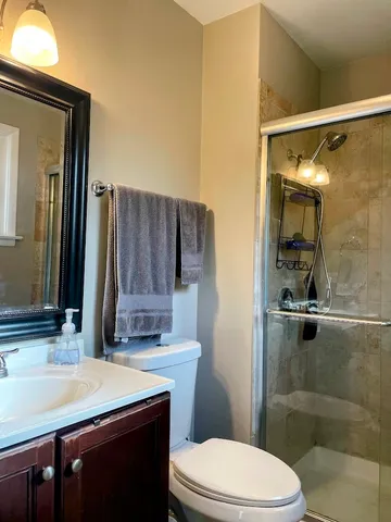 $2,600 | 543 South 7th Street, West Dundee, IL 60118