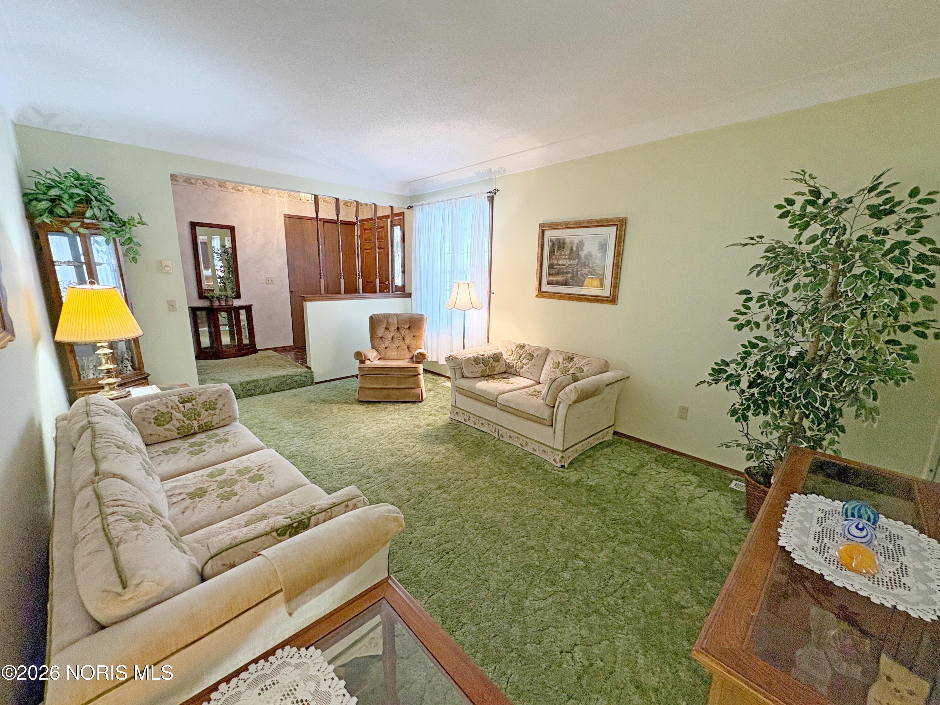 3515 Brown Road Oregon, OH 43616 - Photo 7 of 41 7 liv rm