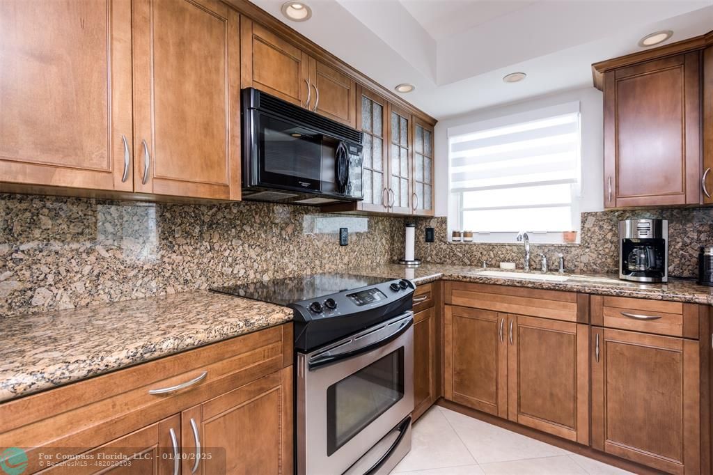 2500 Northeast 48th Lane, Unit 609 Fort Lauderdale, FL 33308 - Photo 13 of 36