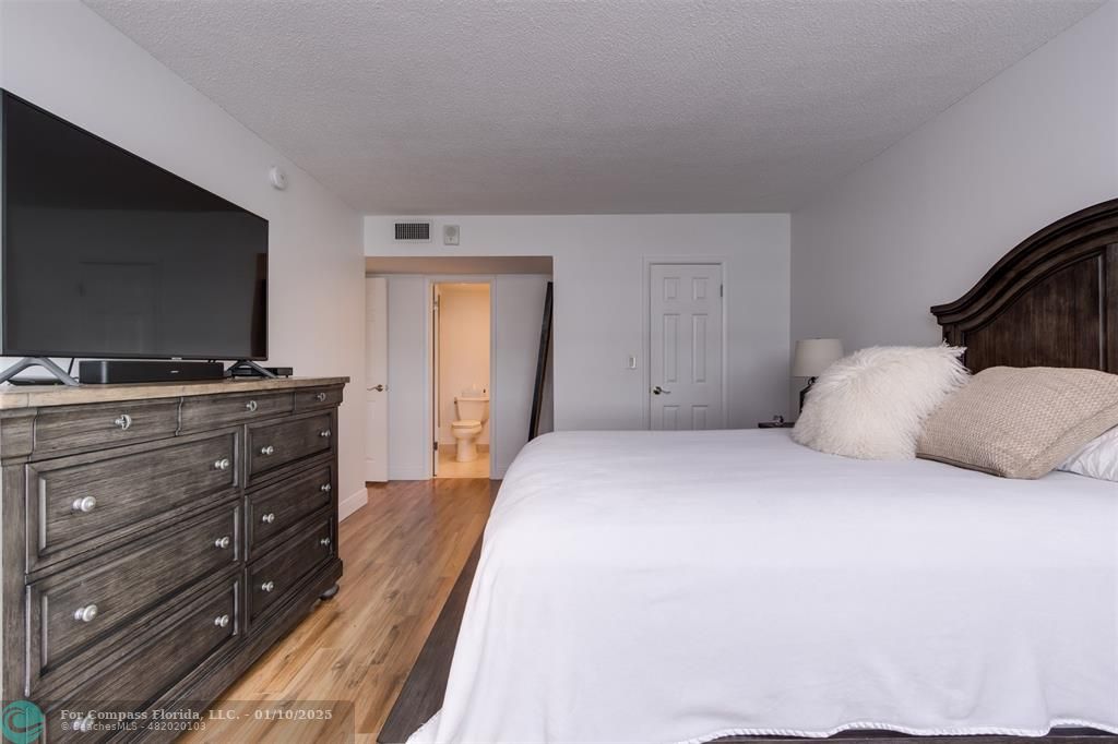 2500 Northeast 48th Lane, Unit 609 Fort Lauderdale, FL 33308 - Photo 29 of 36