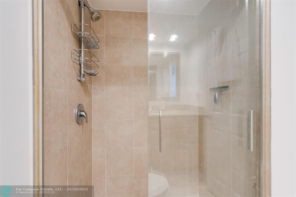 2500 Northeast 48th Lane, Unit 609 Fort Lauderdale, FL 33308 - Photo 32 of 36