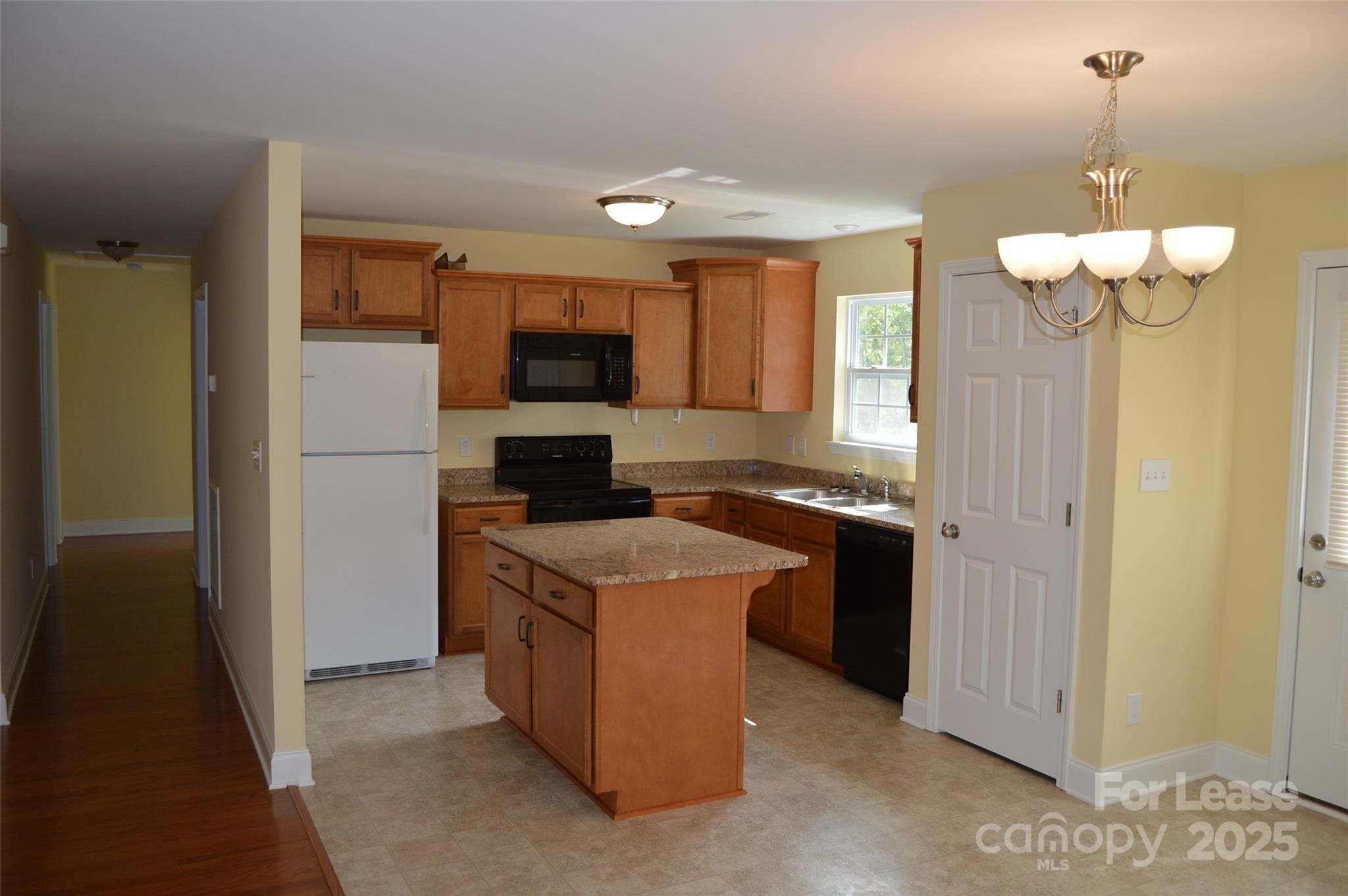 132 Springfield Road Statesville, NC 28625 - Photo 2 of 16