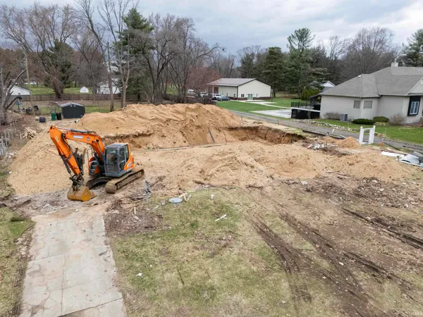 $725,000 | 13733 Brick Road, Granger, IN 46530