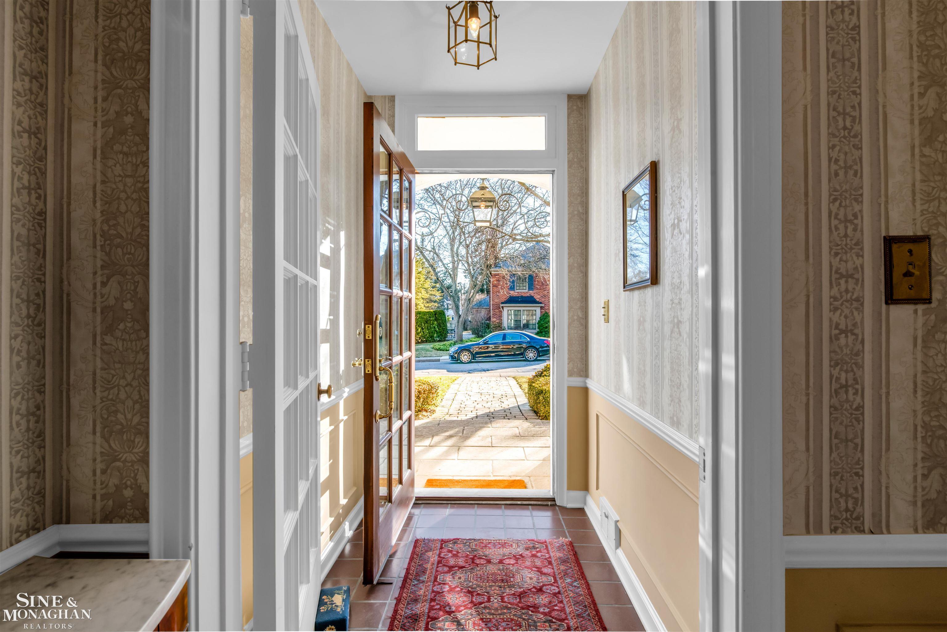 36 Beacon Hill Road Grosse Pointe Farms, MI 48236 - Photo 4 of 49