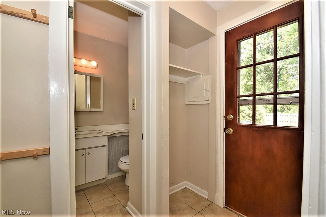 15905 Fernway Road Cleveland, OH 44120 - Photo 16 of 35