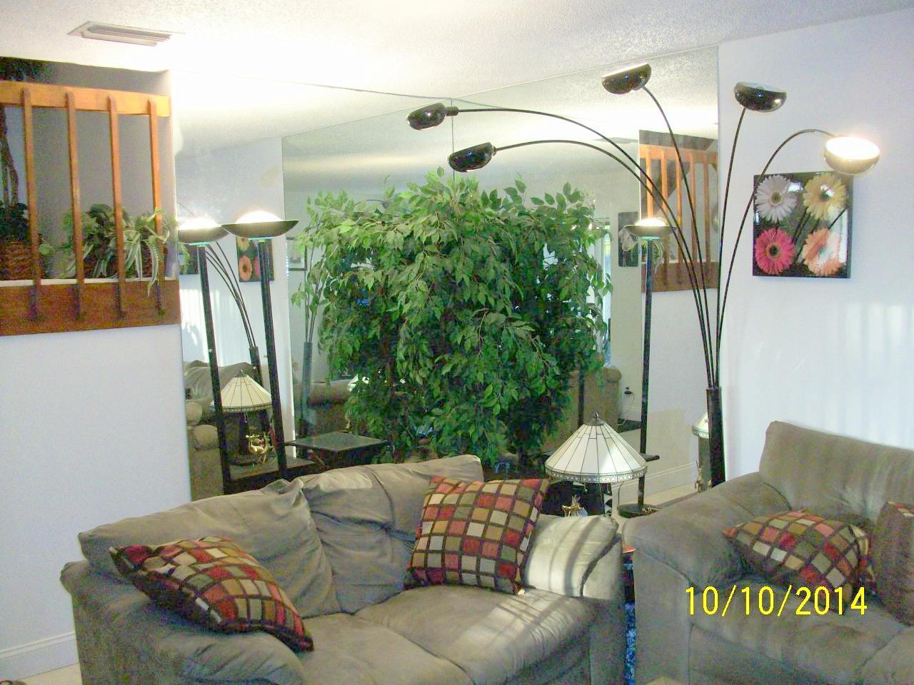 4667 Cherry Road West Palm Beach, FL 33417 - Photo 5 of 21 Living room 1