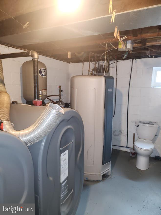 10314 Hyndman Road Manns Choice, PA 15550 - Photo 42 of 54 a utility room with dryer and washer