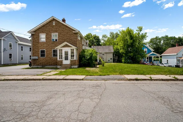 $530,000 | 13-15 Green Street, Claremont, NH 03743