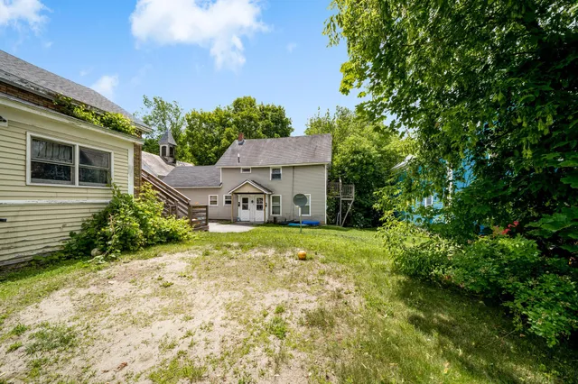 $530,000 | 13-15 Green Street, Claremont, NH 03743