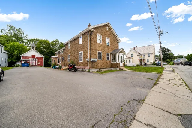 $530,000 | 13-15 Green Street, Claremont, NH 03743