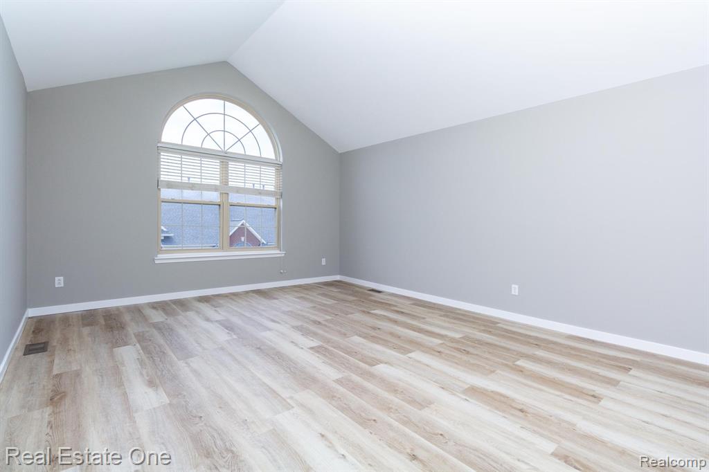 1429 Raliegh Place Troy, MI 48084 - Photo 24 of 47