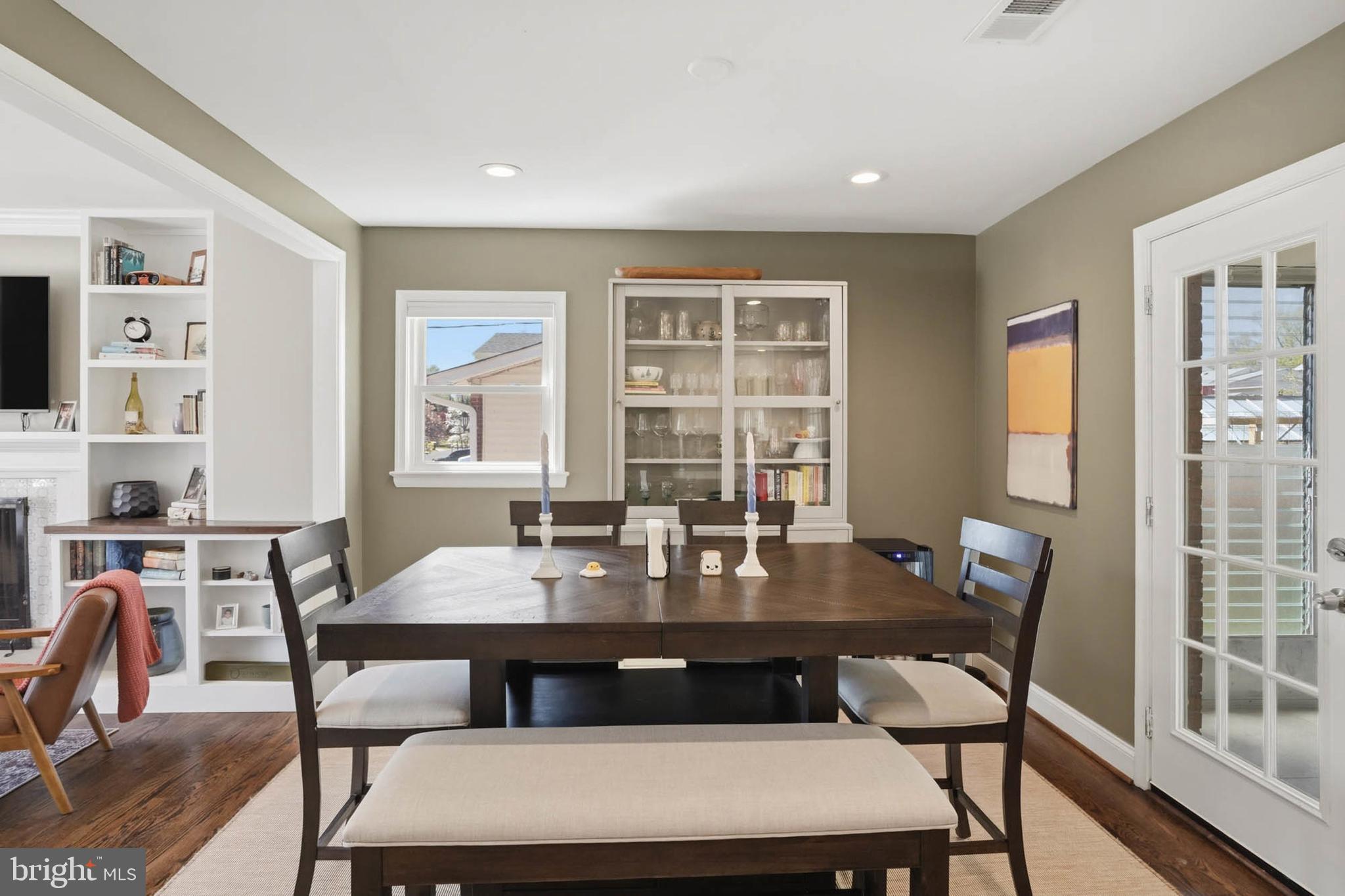 810 Venice Drive Silver Spring, MD 20904 - Photo 7 of 33 a view of a dining room with furniture and wooden floor