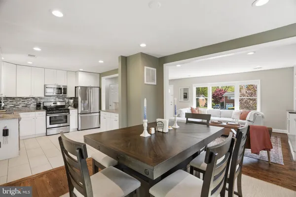 $689,000 | 810 Venice Drive, Silver Spring, MD 20904