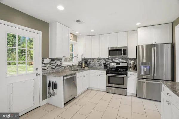 $689,000 | 810 Venice Drive, Silver Spring, MD 20904