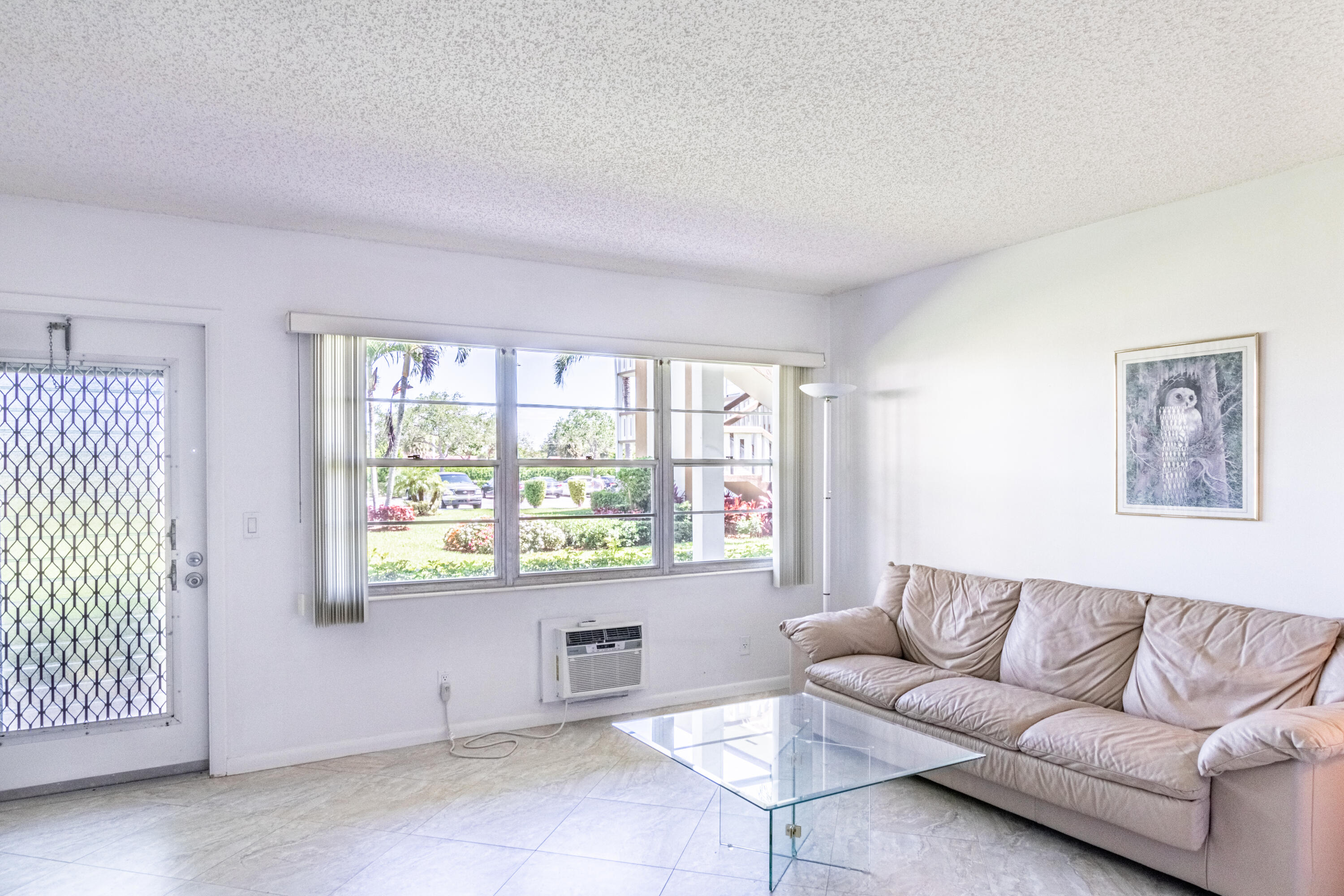 511 Mansfield M, Unit M Boca Raton, FL 33434 - Photo 3 of 12 IMG_9767-HDR