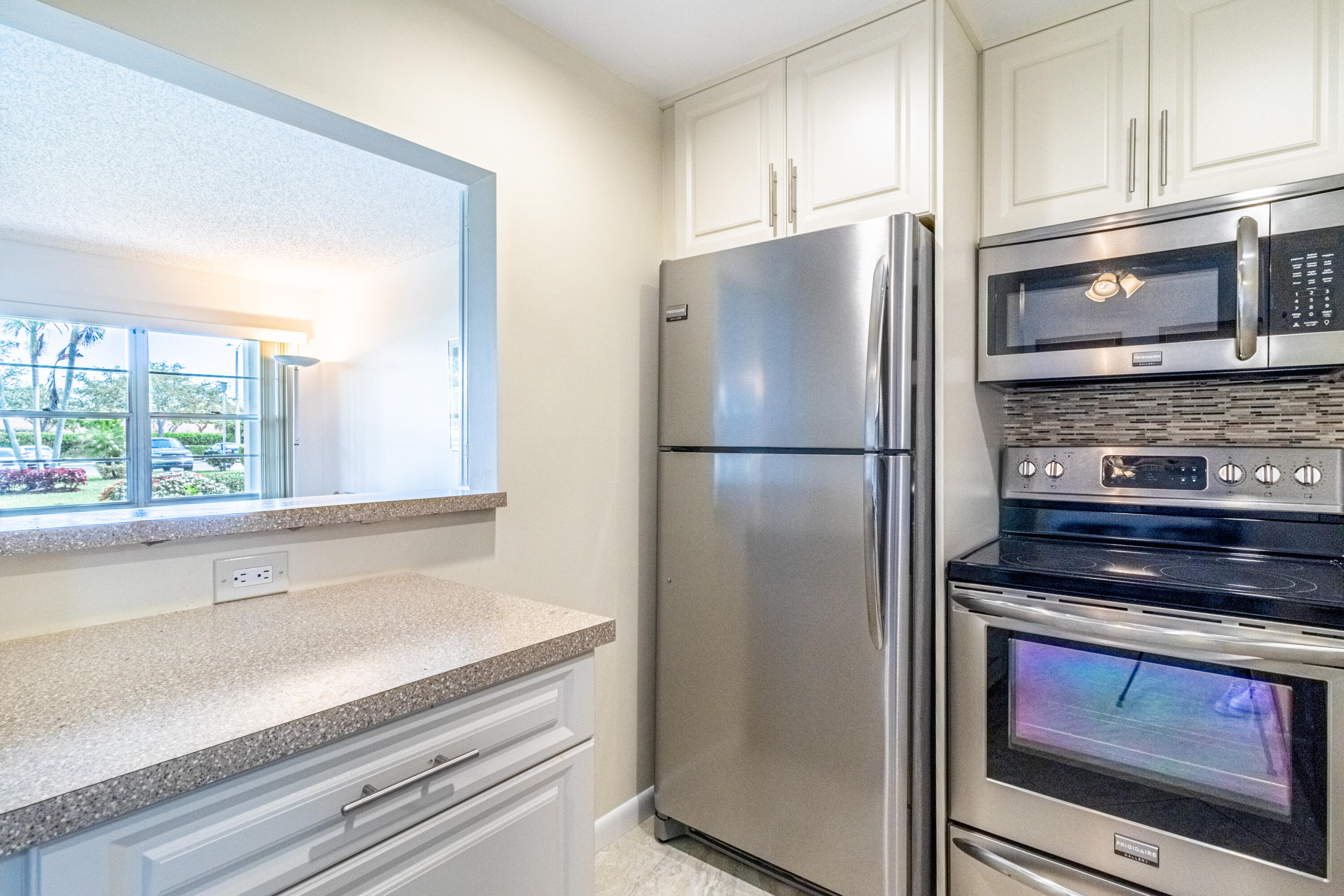 511 Mansfield M, Unit M Boca Raton, FL 33434 - Photo 9 of 12 IMG_9697-HDR