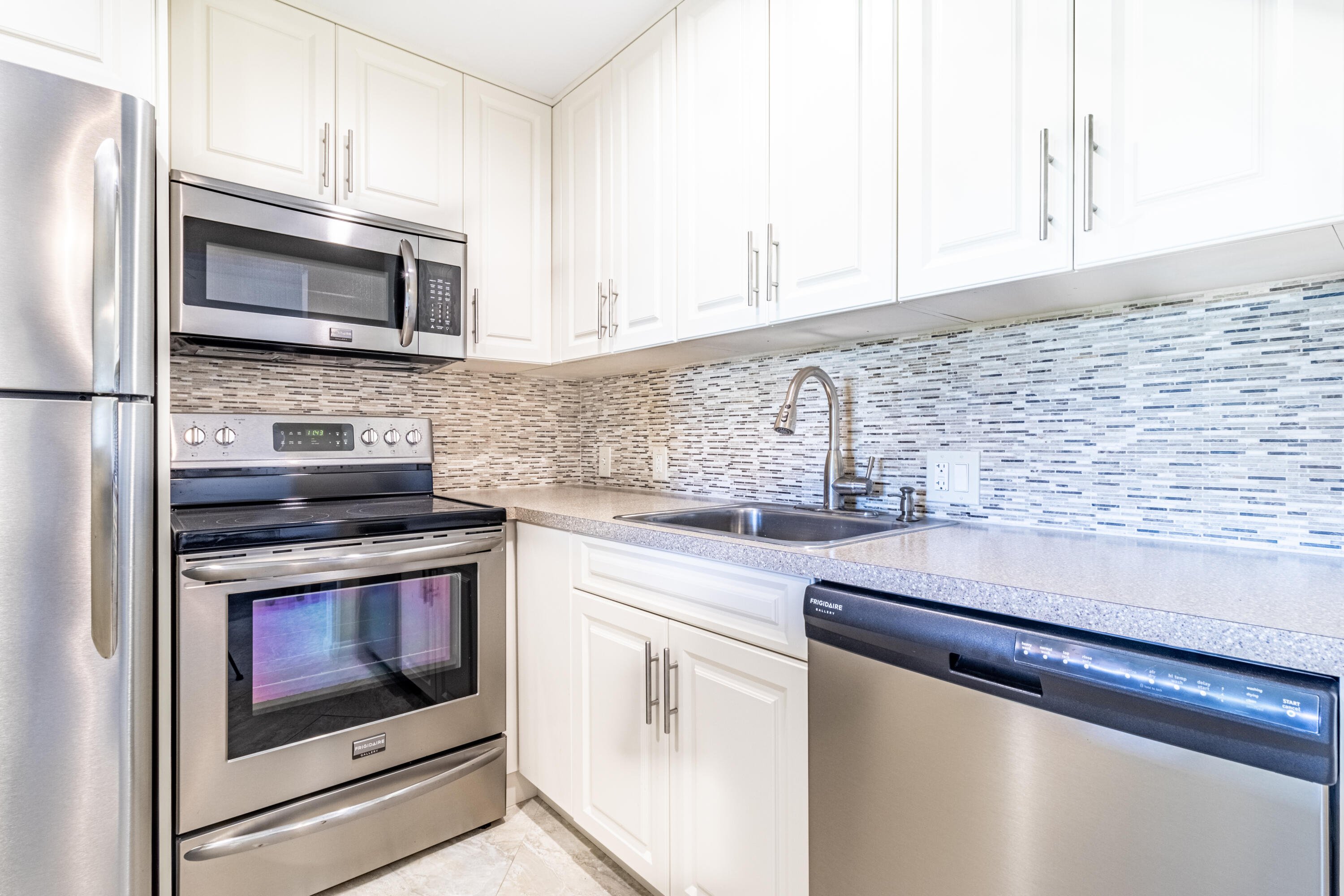 511 Mansfield M, Unit M Boca Raton, FL 33434 - Photo 10 of 12 IMG_9687-HDR
