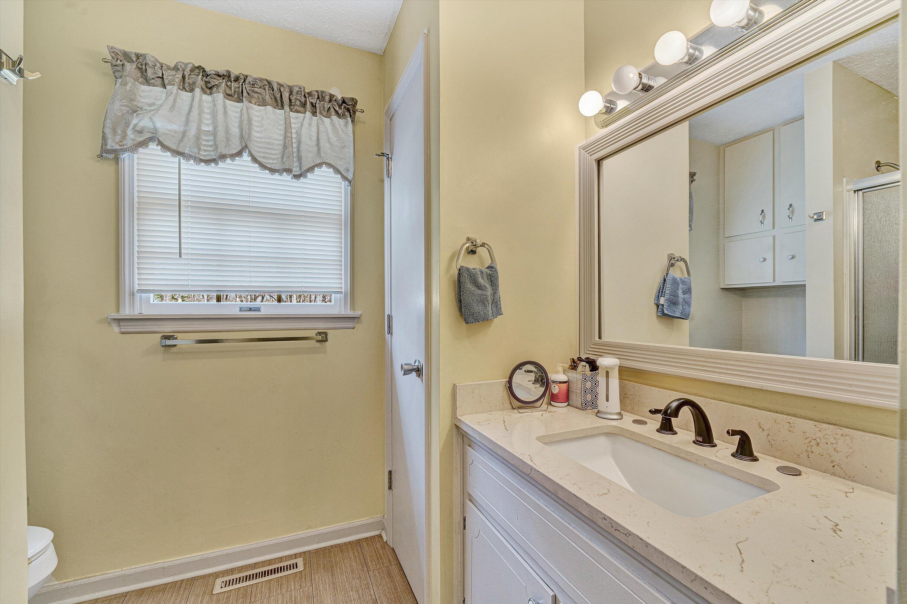 413 Falcon Ridge Road Rocky Mount, VA 24151 - Photo 15 of 28 Hall Bath