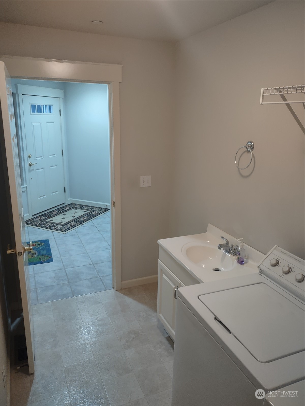 160 East Soderberg Road, Unit G19 Allyn, WA 98524 - Photo 5 of 38 a utility room with dryer and washer