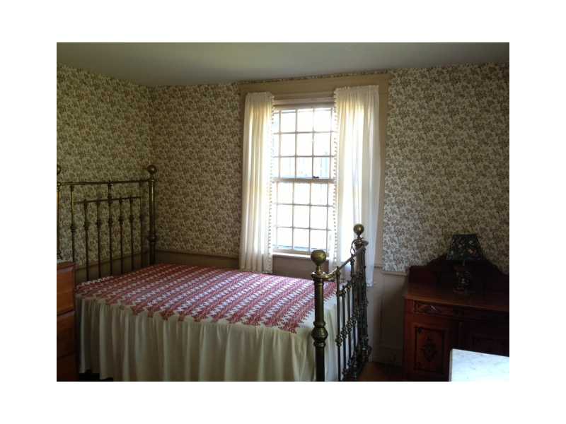215 Calaman Road Cranston, RI 02910 - Photo 9 of 11 Bedroom.