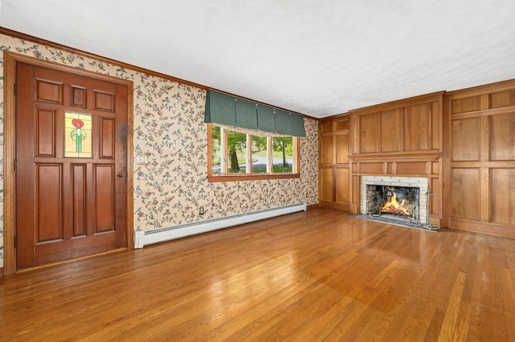 45 Kenberma Road Worcester, MA 01604 - Photo 4 of 29 Gallery Image 4