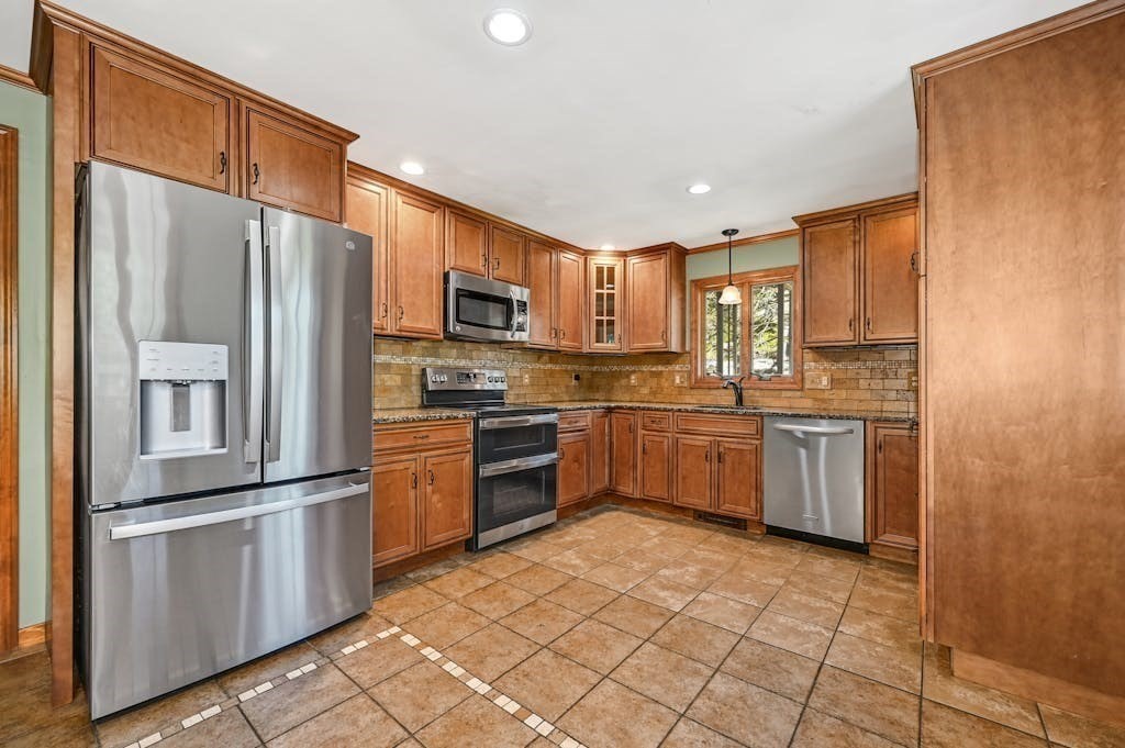 45 Kenberma Road Worcester, MA 01604 - Photo 10 of 29 Gallery Image 10