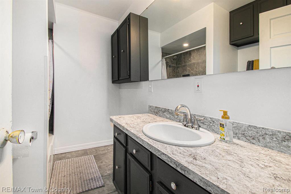 163 Elms Road Flushing, MI 48433 - Photo 14 of 32