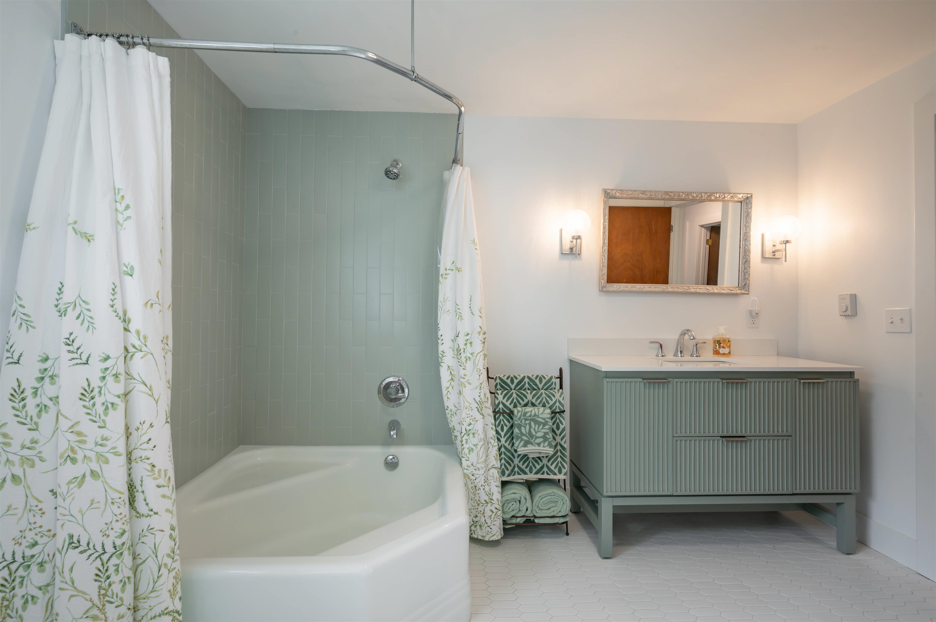 6 Clearview Drive Bow, NH 03304 - Photo 4 of 40