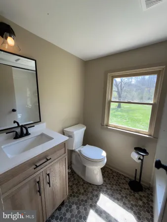 $1,800 | 37905 Snickersville Turnpike, Purcellville, VA 20132