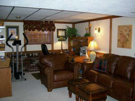 2003 Canyon Drive McKees Rocks, PA 15136 - Photo 7 of 8 Other.