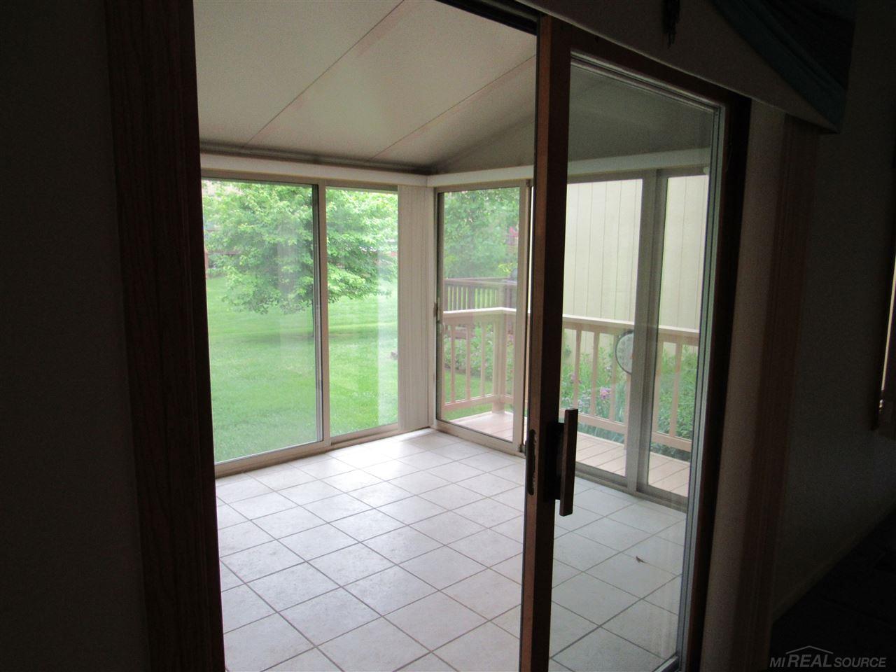 2204 Rochelle Park Drive Rochester, MI 48309 - Photo 39 of 43 31349846-38.JPG