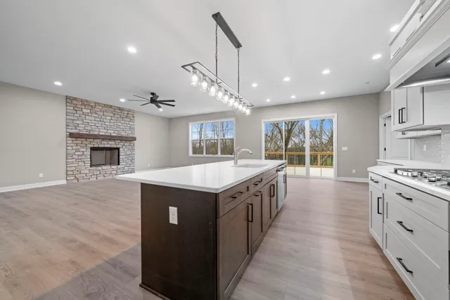 $749,900 | 8556 Carberry Lane, Roscoe, IL 61073