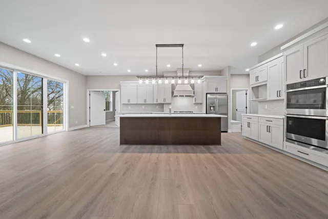 $749,900 | 8556 Carberry Lane, Roscoe, IL 61073