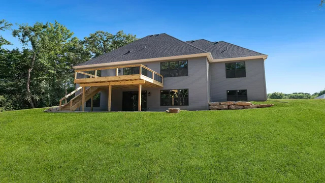 $749,900 | 8556 Carberry Lane, Roscoe, IL 61073