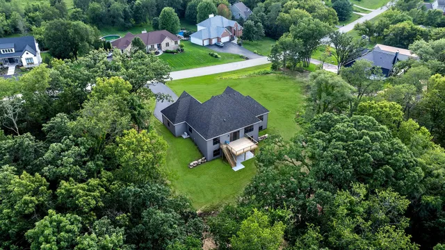 $749,900 | 8556 Carberry Lane, Roscoe, IL 61073
