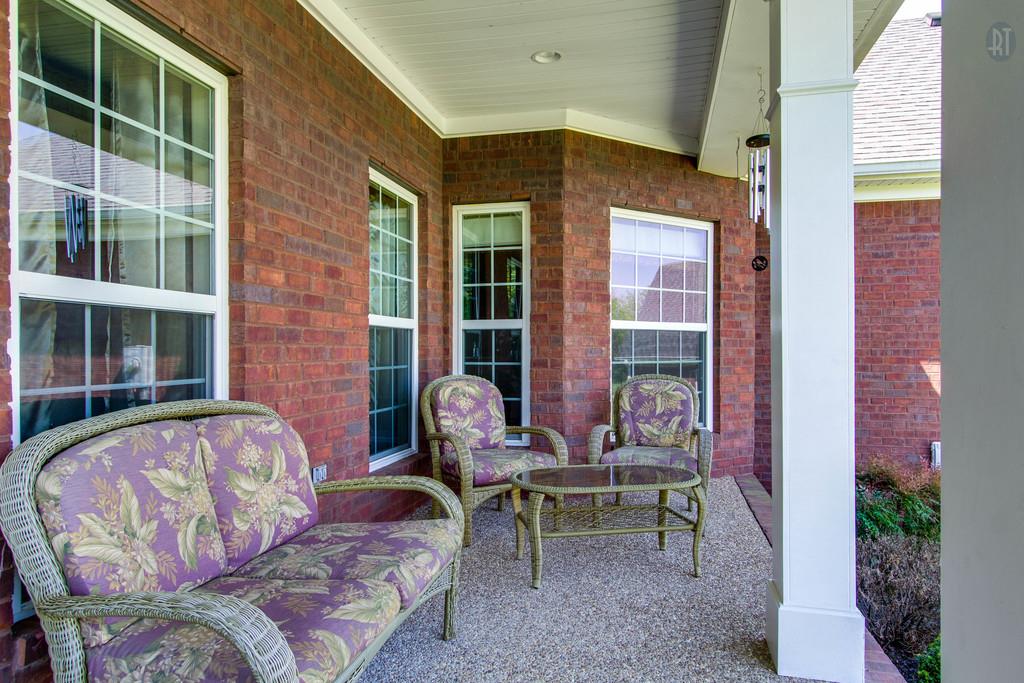 2851 Double Branch Road Columbia, TN 38401 - Photo 9 of 30 Close up view back porch