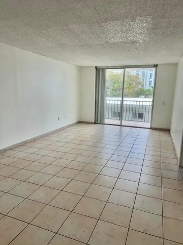 $375,000 | 7601 Byron Avenue, Unit 3C, Miami Beach, FL 33141