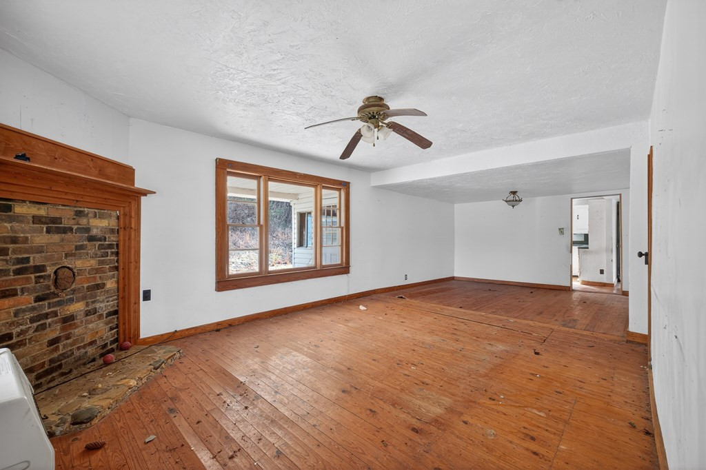 1917 Fairview Road Andrews, NC 28901 - Photo 6 of 29
