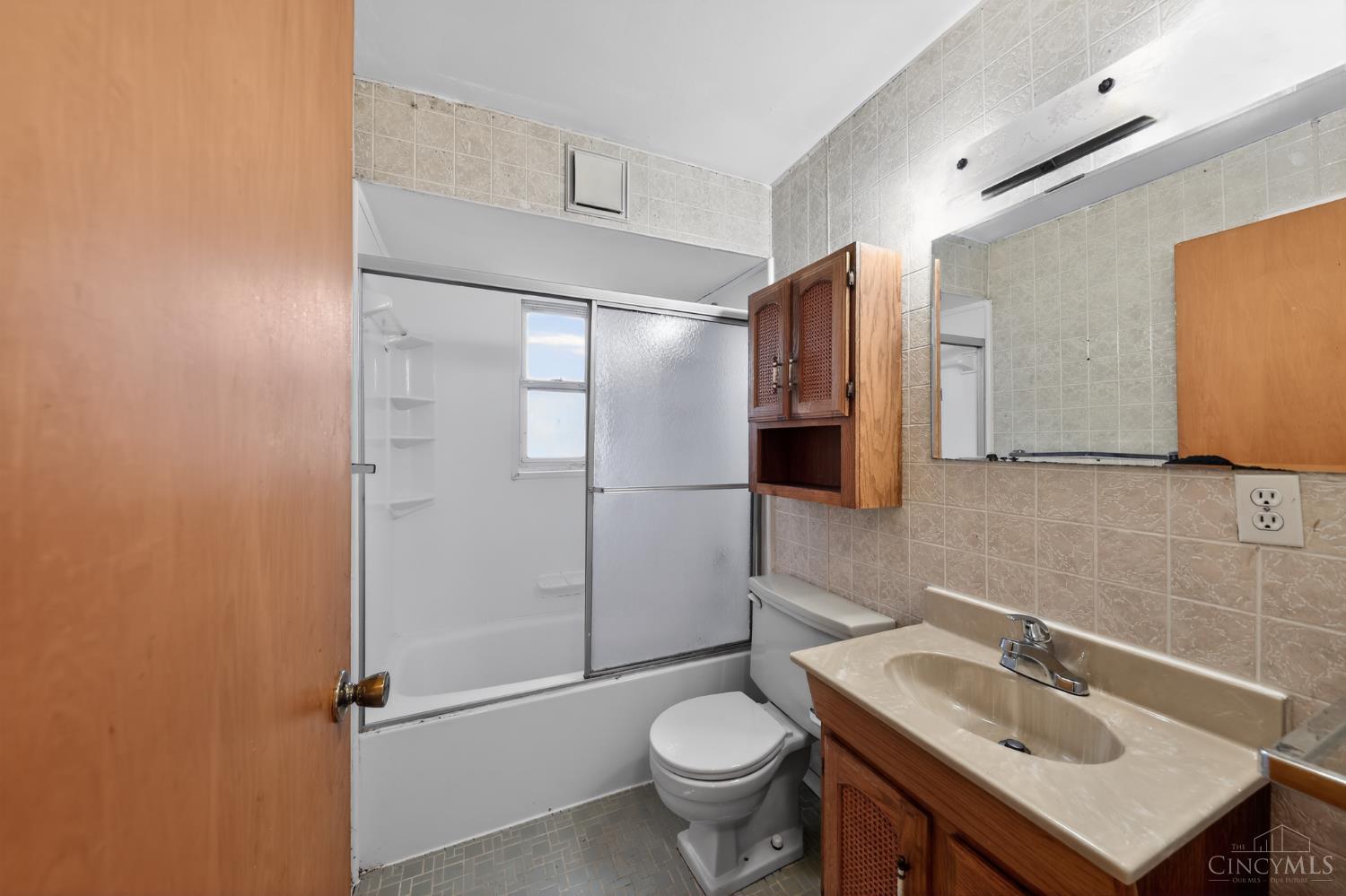 7761 Pippin Road Cincinnati, OH 45239 - Photo 8 of 15