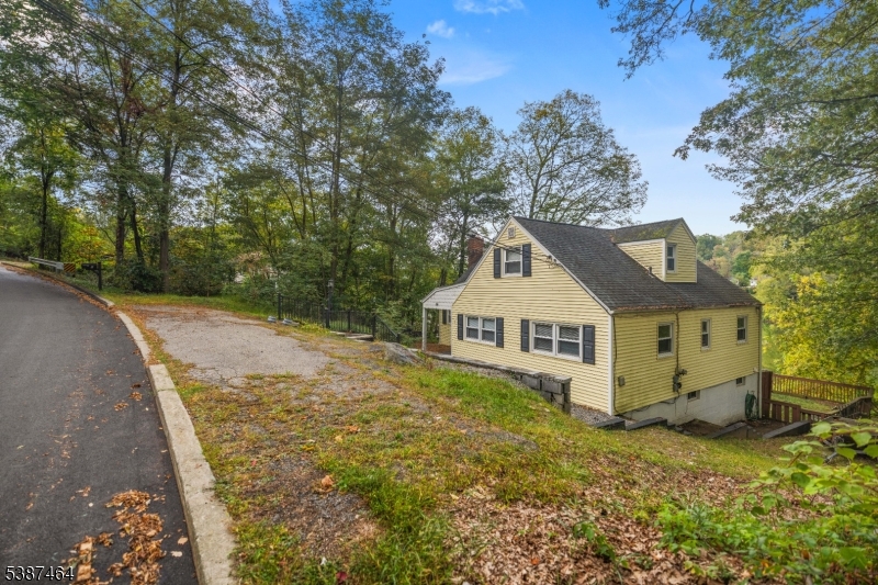 66 West Shore Drive Vernon, NJ 07462 - Photo 2 of 40