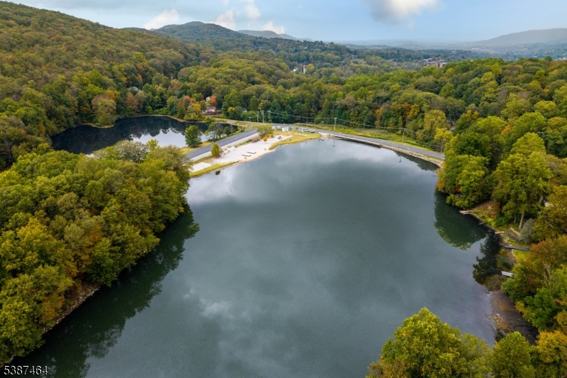 66 West Shore Drive Vernon, NJ 07462 - Photo 31 of 40