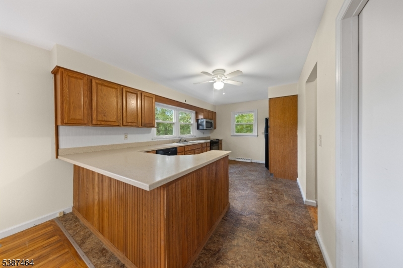 66 West Shore Drive Vernon, NJ 07462 - Photo 10 of 40