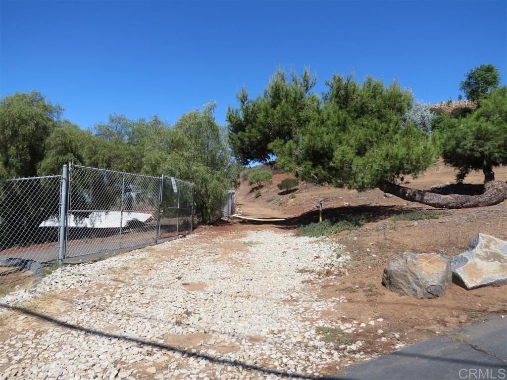 Edgehill Rd Vista Vista, CA 92084 - Photo 2 of 20 Gallery Image 2