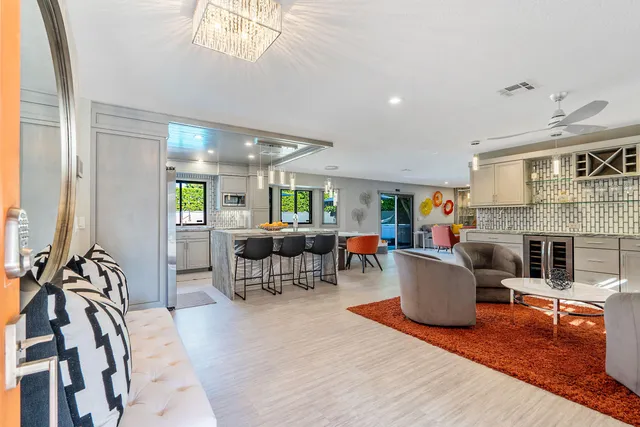 $3,950 | 2222 East Via Escuela, Palm Springs, CA 92262