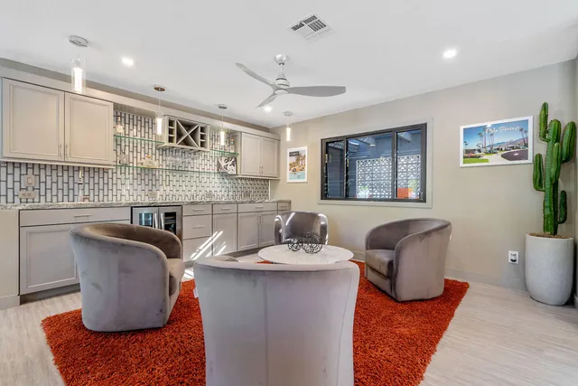 $3,950 | 2222 East Via Escuela, Palm Springs, CA 92262