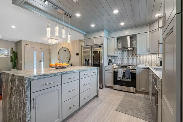 $3,950 | 2222 East Via Escuela, Palm Springs, CA 92262